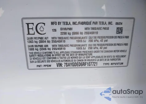 2024 Tesla Model Y z USA, uszkodzony, nr VIN 7SAYGDED6RF107721